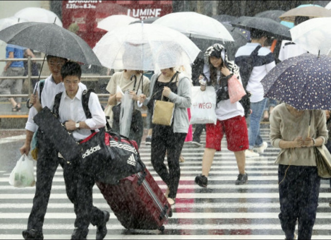 日本東京風雨交加。網上圖片
