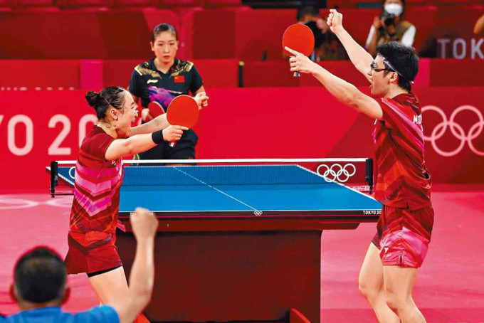 國乒混雙組合惜敗日本代表奪得銀牌。