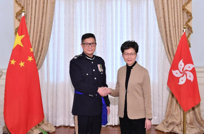 邓炳强获任命为警务处处长。