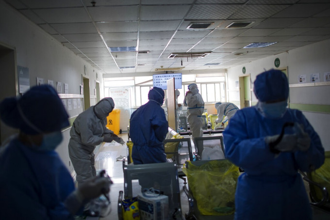 武漢的醫療人員。AP圖片