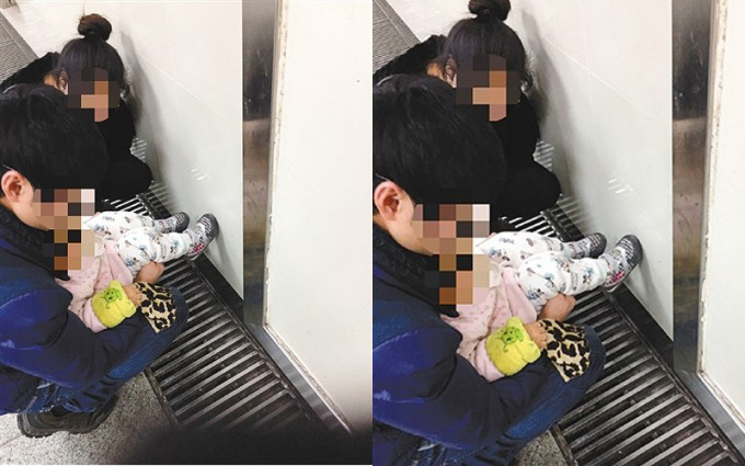 重庆一对父母抱著小孩在公厕旁随地小便。