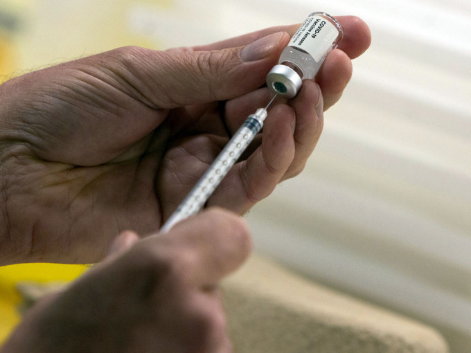 丹麦停用强生新冠疫苗。AP图片