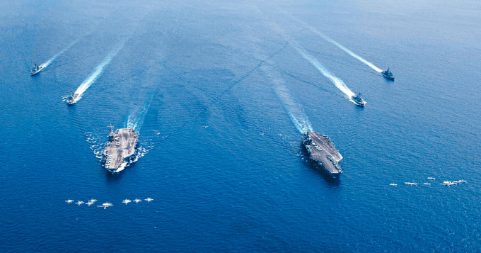 ■美國兩個航母戰鬥群到南海演習。