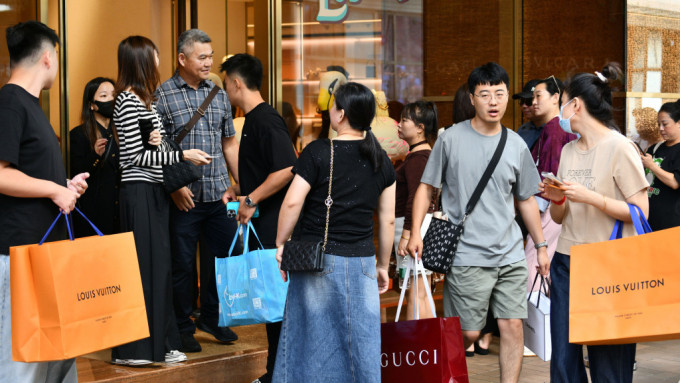 由国庆当日（1日）至昨日(4日)为止，共有82万人次访港。资料图片