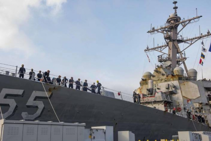 2020年10月12日，停泊在诺福克基地的斯托特号导弹驱逐舰出现明显锈迹。美国海军图片。