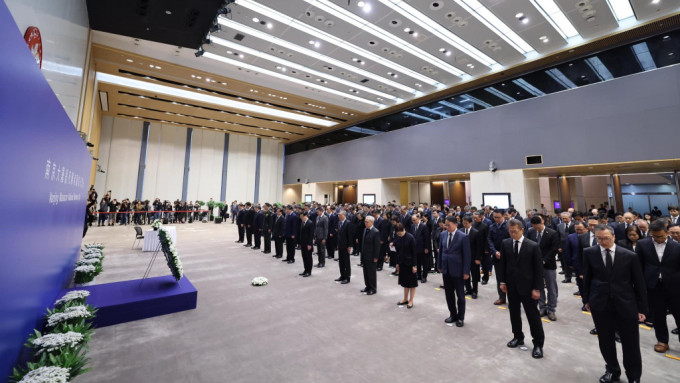 政府举行公祭仪式纪念南京大屠杀死难者 李家超：牢记历史、珍爱和平。