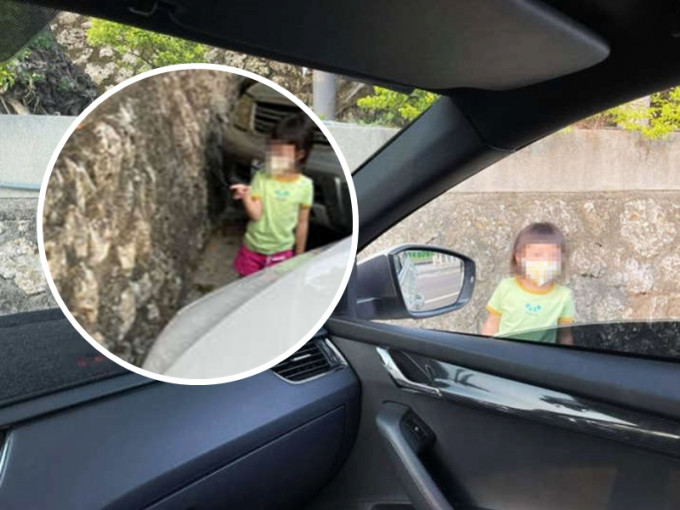 台湾一名母亲泊车时，请女儿下车帮忙看著，结果仍直接撞到墙壁。网图