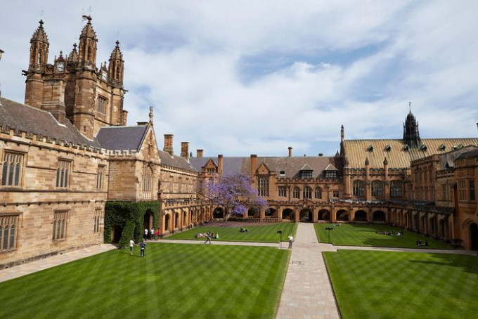 雪梨大学历史悠久，法律及医学均著名。