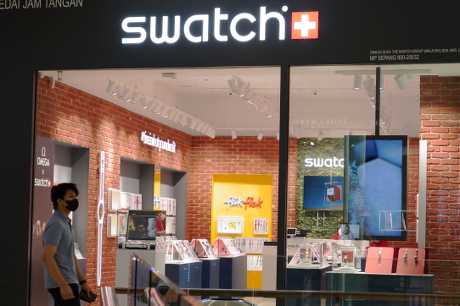 马来西亚取缔Swatch彩虹手表，出售或拥有这款手表最高囚3年。美联社