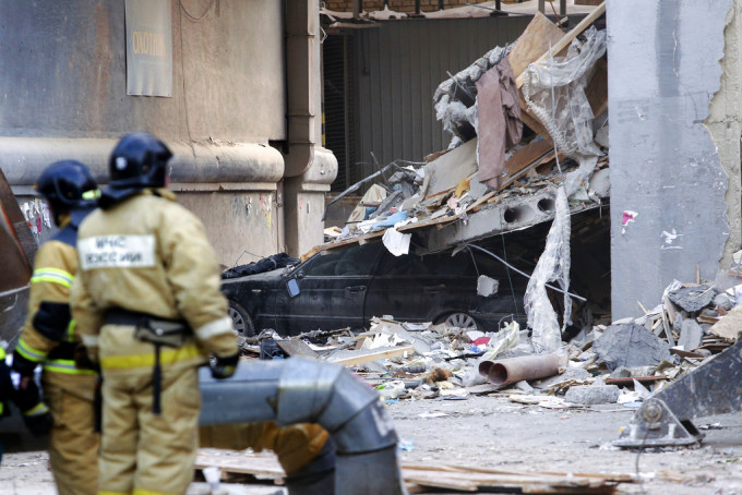 俄羅斯住宅爆炸塌樓搜救持續。AP圖片