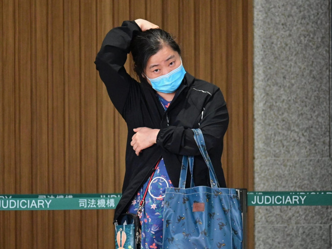 主管劉咏梅作供完離開法院。