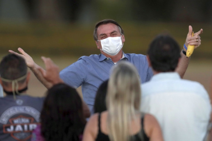 巴西總統博爾索納羅肺部受霉菌感染須服用抗生素。AP圖