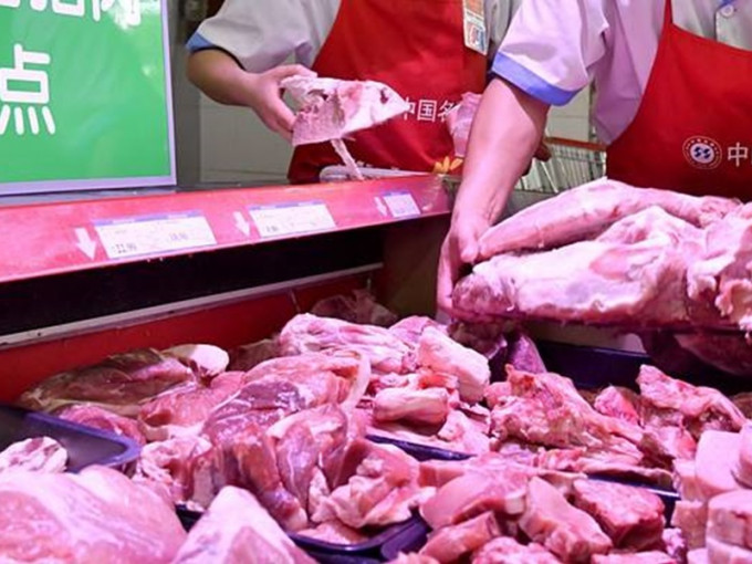 財政部宣布，明年元旦起下調凍豬肉、藥品和一些高科技零部件等859項商品的進口關稅。網圖