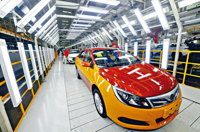 比亚迪一月售出9.54万部汽车，增加1.25倍。