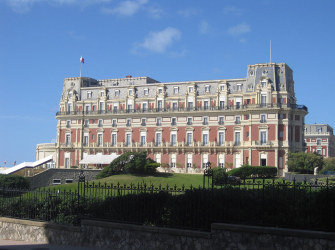 位於法國比亞里茨市的皇宮酒店。網上圖片