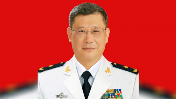 新任駐港部隊政委賴如鑫海軍少將。