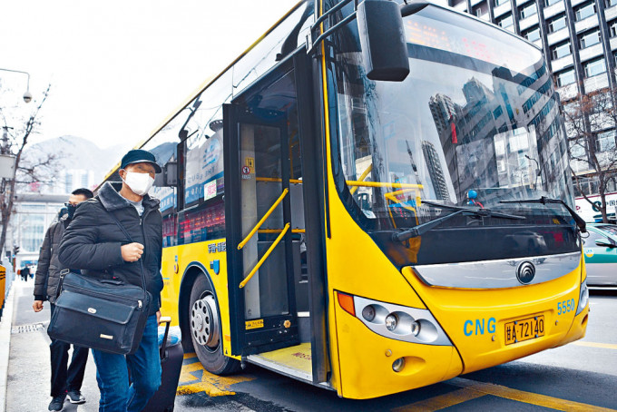 甘肅蘭州公交集團經營困難，拖欠多月工資。
