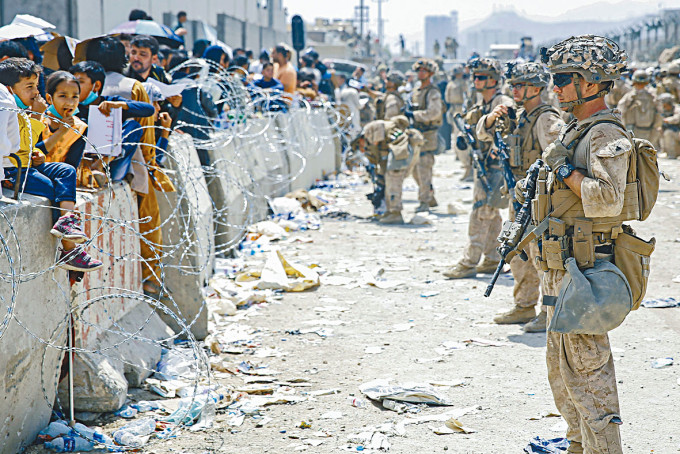 ■美軍在喀布爾參與撤離行動。
