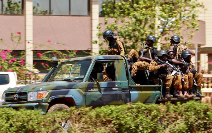 非洲布基纳法索首都瓦加杜古的保安人员。AP资料图片