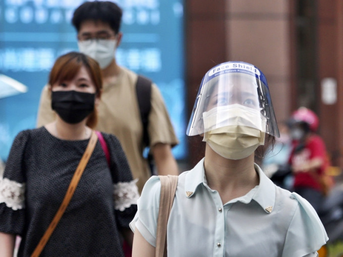 台灣新增14宗新冠病毒本地個案，再多6人死亡。AP圖片