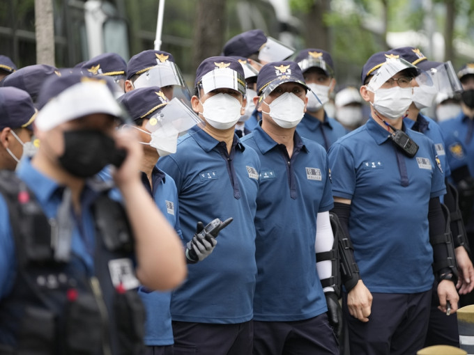 南韩宣布下月起放宽聚会人数上限。AP图片