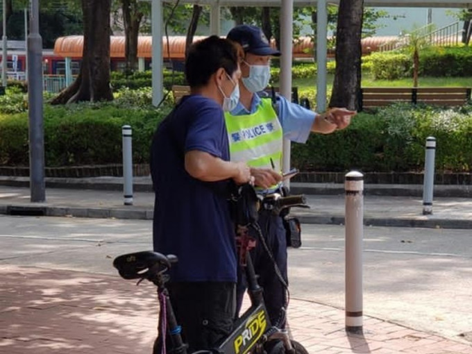 警方呼籲單車使用者遵守交通規例。圖:警方提供