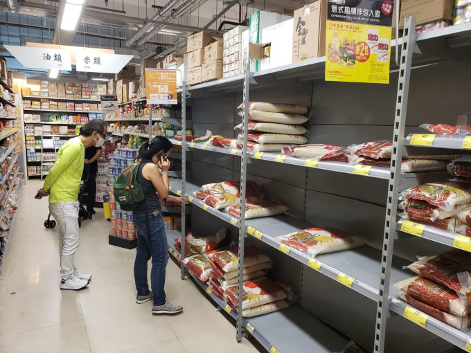 食品价格升幅达14%。 资料图片