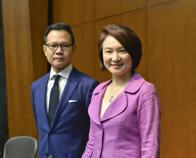 李慧琼（右）、郭榮鏗連任立法會内務委員會正副主席。資料圖片