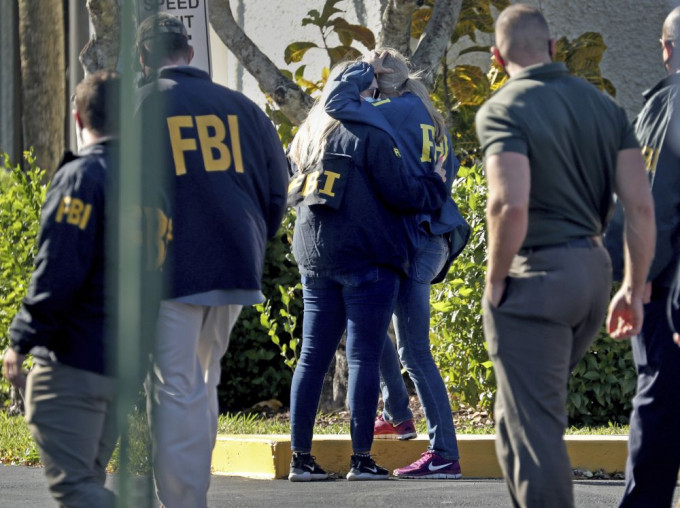 美国FBI两名探员入屋搜查时被枪击殉职。AP图片