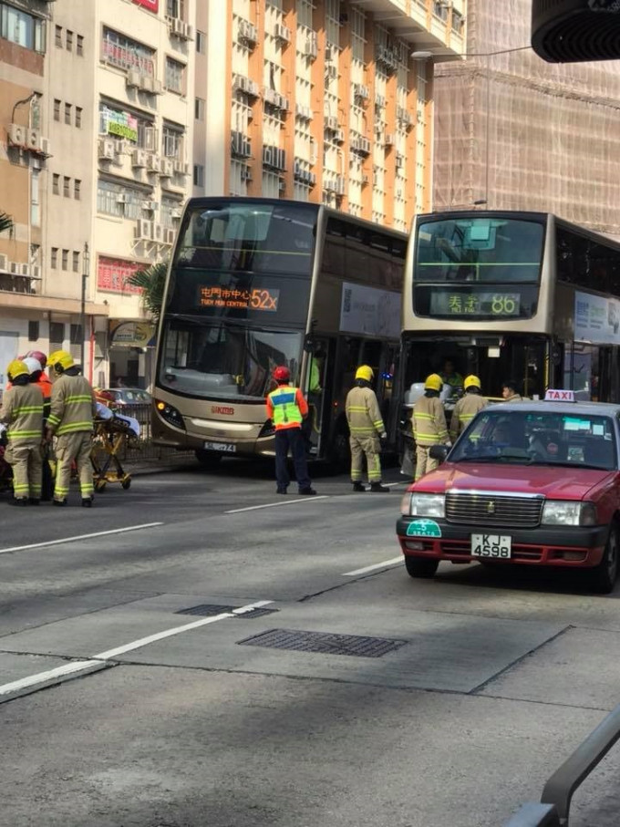 長沙灣道2巴士相撞，網民Peng Chang‎圖片