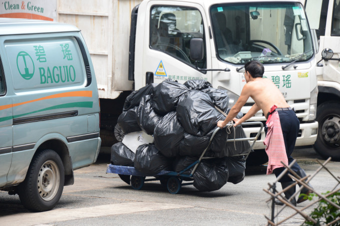 政府今日公布固体废物收费详情。资料图片