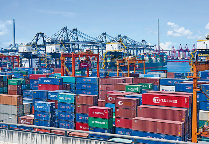 本港12月出口货值按年大升11.7%胜预期，录得26个月新高。