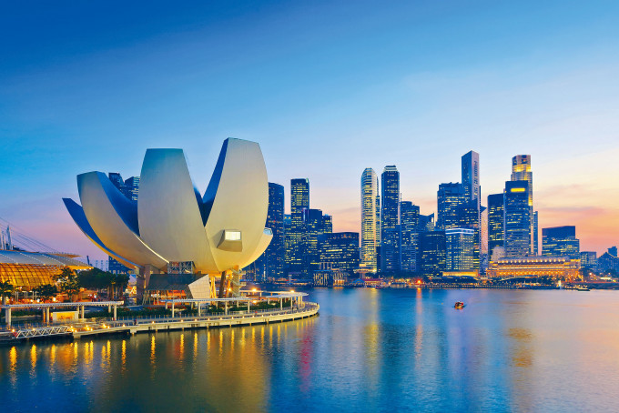國泰航空及新加坡航空會攜手營辦往返獅城的航空旅遊氣泡專機，接載大家前往新加坡體驗旅遊樂趣。