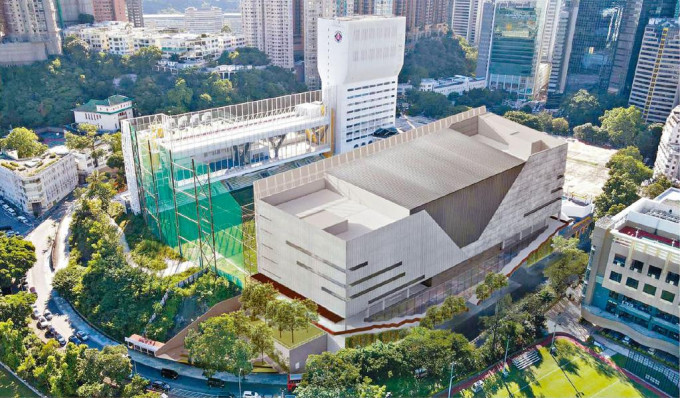 南華體育會旁邊的地盤已空置多時，最新建議興建綜合體育館。　　