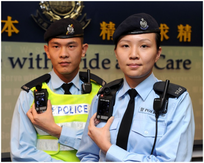 盧偉聰表示最終期望每名警員也可以配備隨身攝錄機。