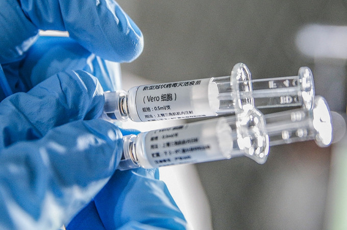 外交部指中国新冠疫苗投用后将优先向发展中国家提供。新华社资料图片