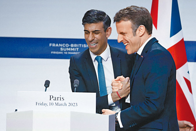 馬克龍與辛偉誠在巴黎舉行峰會。