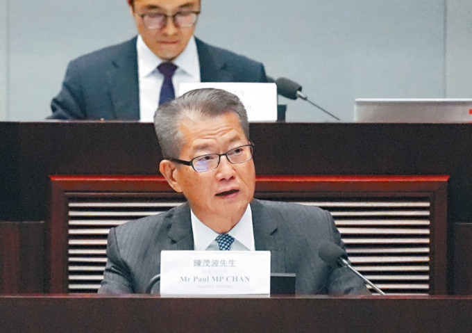 陳茂波昨日出席立法會財經事務委員會會議，匯報本港經濟情況。