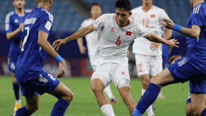 越南U23(白衫)分组赛表现明显胜伊拉克U23。网上图片