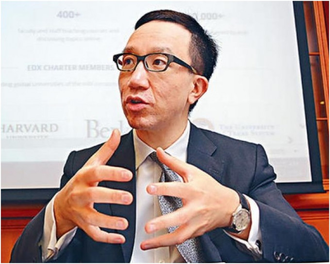 梁卓伟表示港大医学院十分支持全面禁售电子烟。