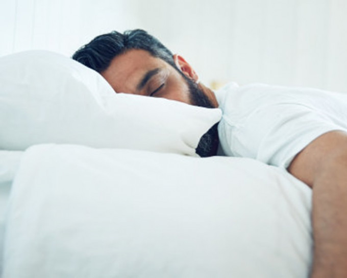 香港物理治療學會表示中等硬度床褥最舒適。網上圖片