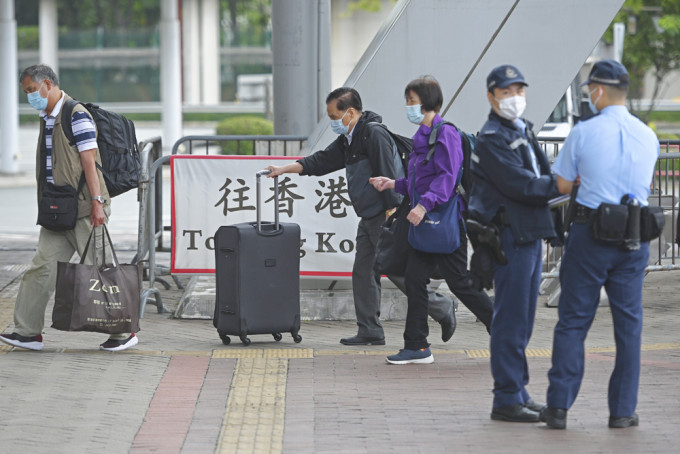 政府统一从中国各地区经不同口岸抵港人士的检测要求。 资料图片