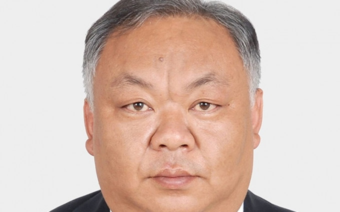 云南大姚县湾碧乡党委书记的李忠凯报称38岁，引起网民争议。网图