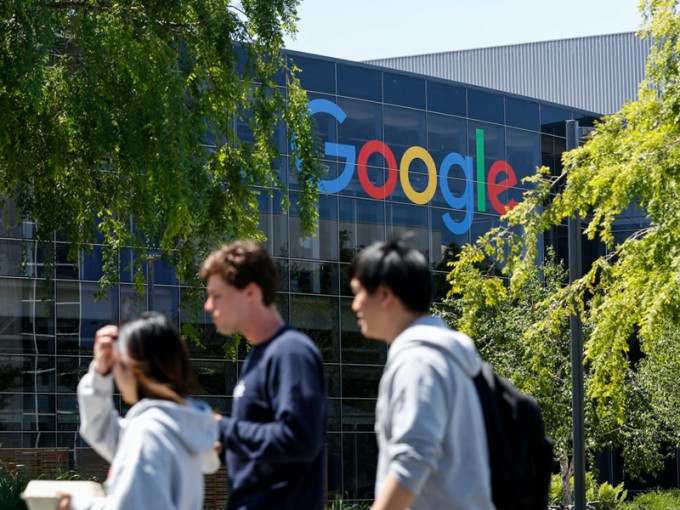 Google公司曾被视为矽谷自由的典范，如今却卷入众多争议。