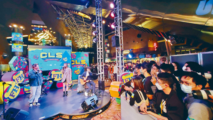 年輕新晉歌手將於商場舉行一連兩場免費音樂表演。