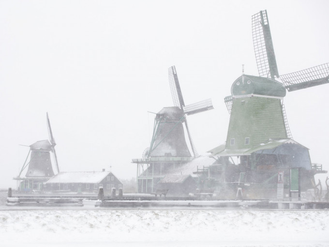 逾10年來首遇暴風雪，荷蘭進入紅色緊急狀態。AP圖片