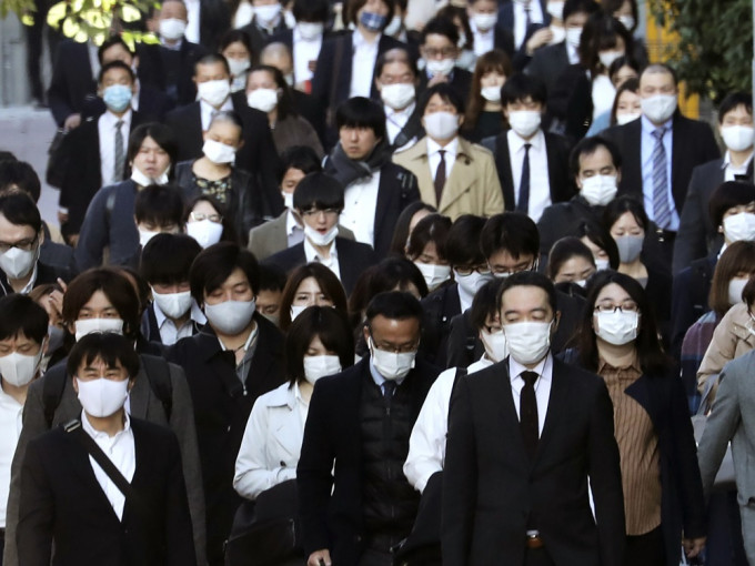 东京上周单日确诊近400宗。AP图片