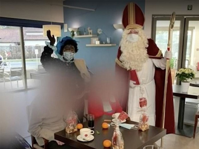 男子扮聖誕老人探養老院，導致75人確診。網圖