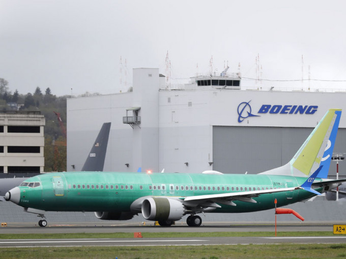 波音公司宣布两宗涉及737 MAX客机的空难，每名死者家属可获发逾十四万美元赔偿金。AP