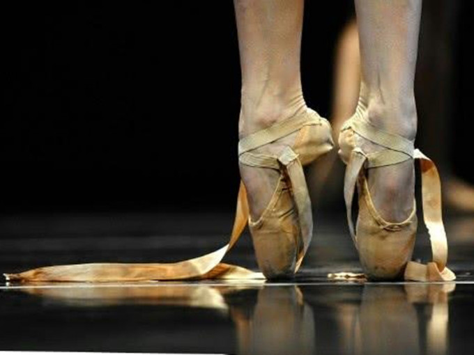 維也納著名芭蕾舞學院被揭用羞辱式教學，更鼓勵學生吸煙保持苗條。(網圖)